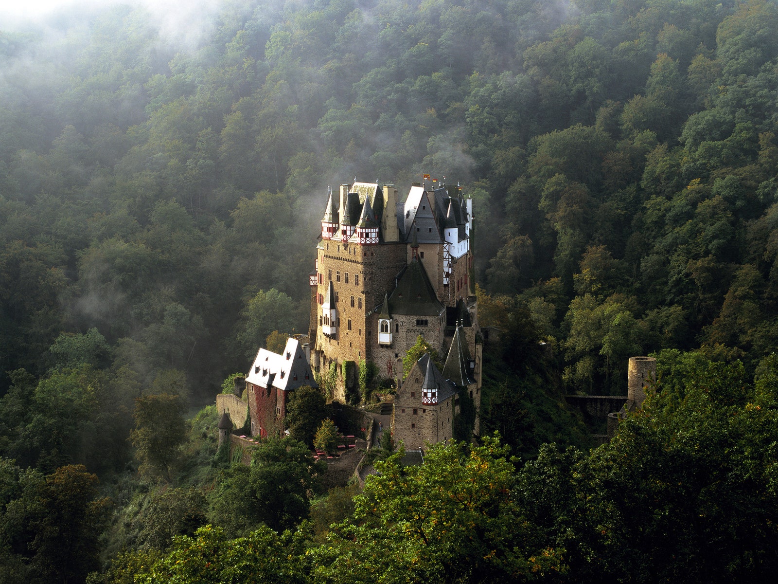 15 Haunted Castles Around the World