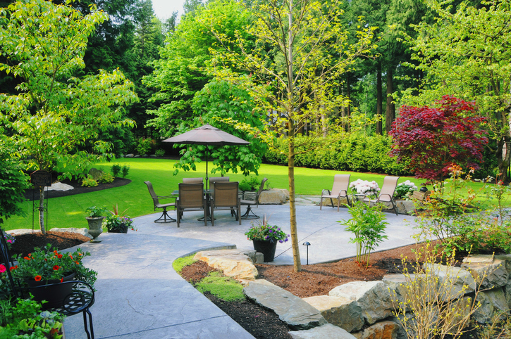 8 Ways to Make Your Backyard a Summer Paradise